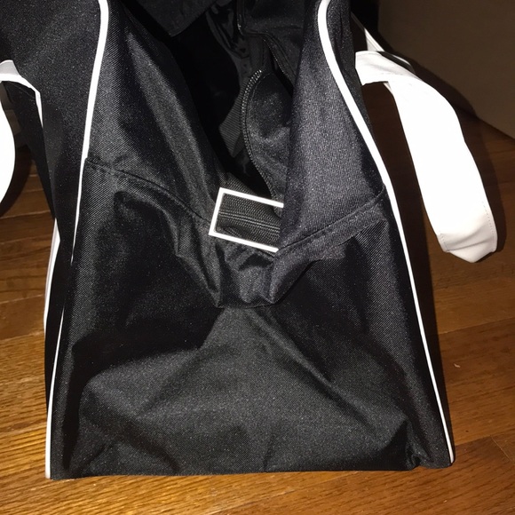 Mont Blanc Large Duffel Bag - Picture 4 of 5